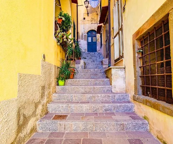 Graziosa Vista Mare Free Parking Рио-Марина